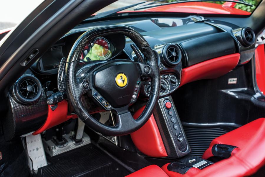Интерьер Ferrari Enzo (135892) 2004 года  (фото 3 из 27)